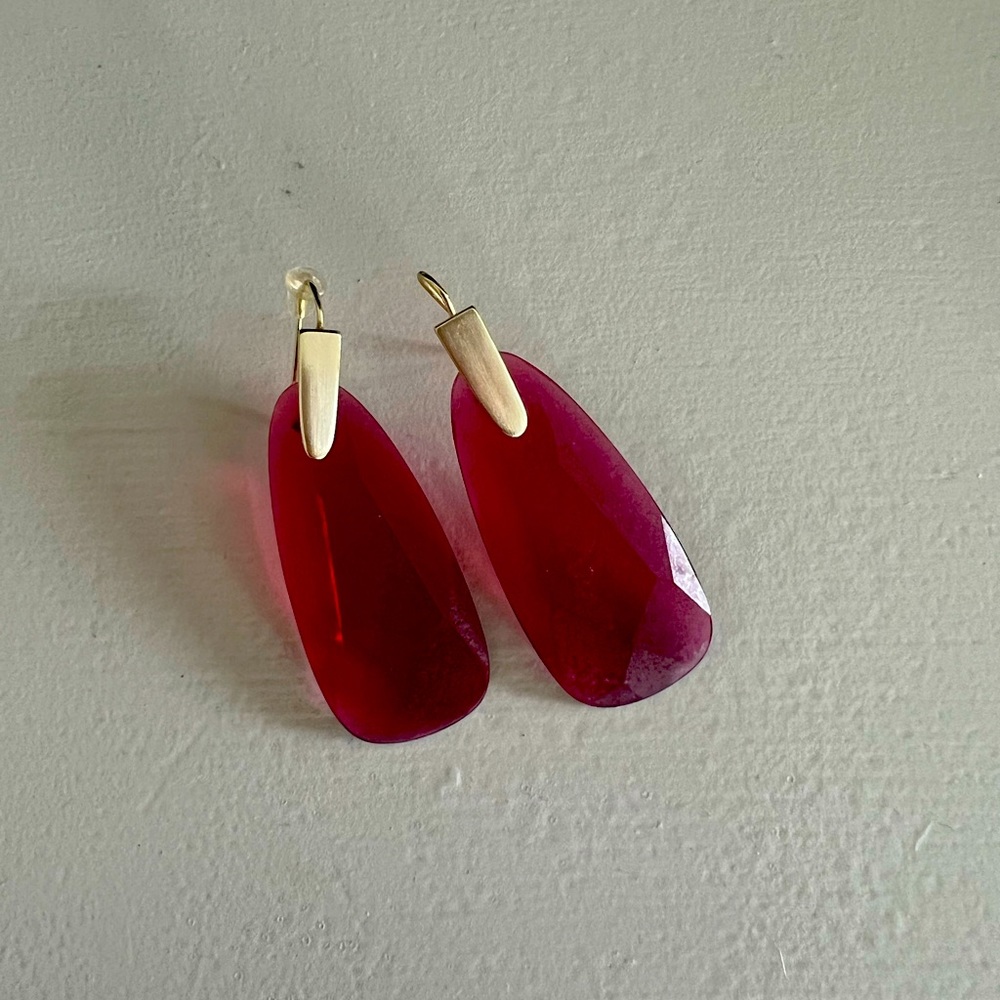 Kendra Scott Marty Drop Earrings in Red/Maroon